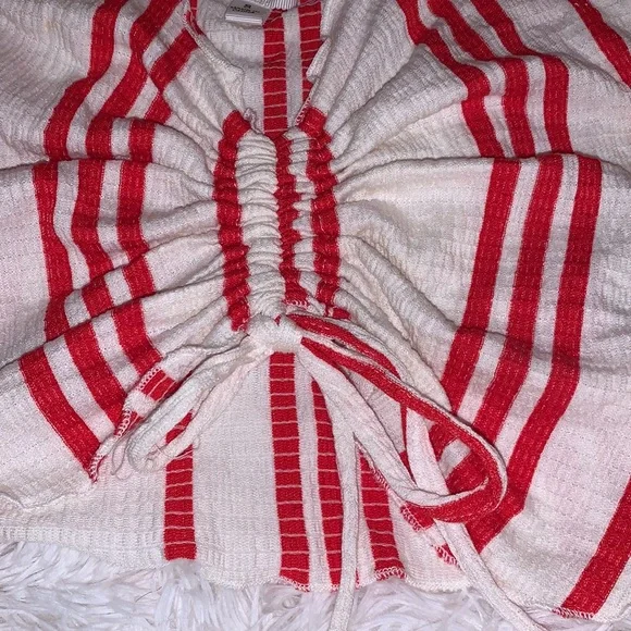 ✨2 SUMMER TOPS✨ - Picture 4 of 11